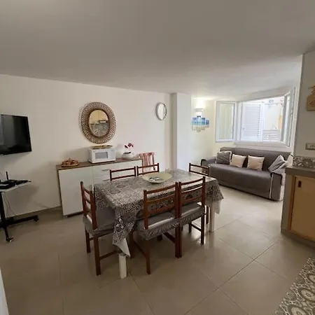 Apartament A Casa Di Lilla Lido Marini